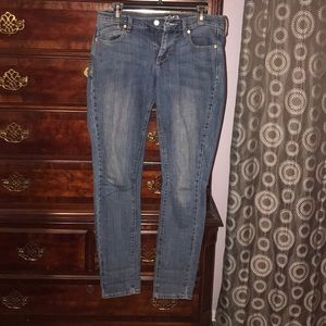 Old navy straight jeans in the flirt!